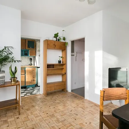 Cosy Near A Forest In Apartment